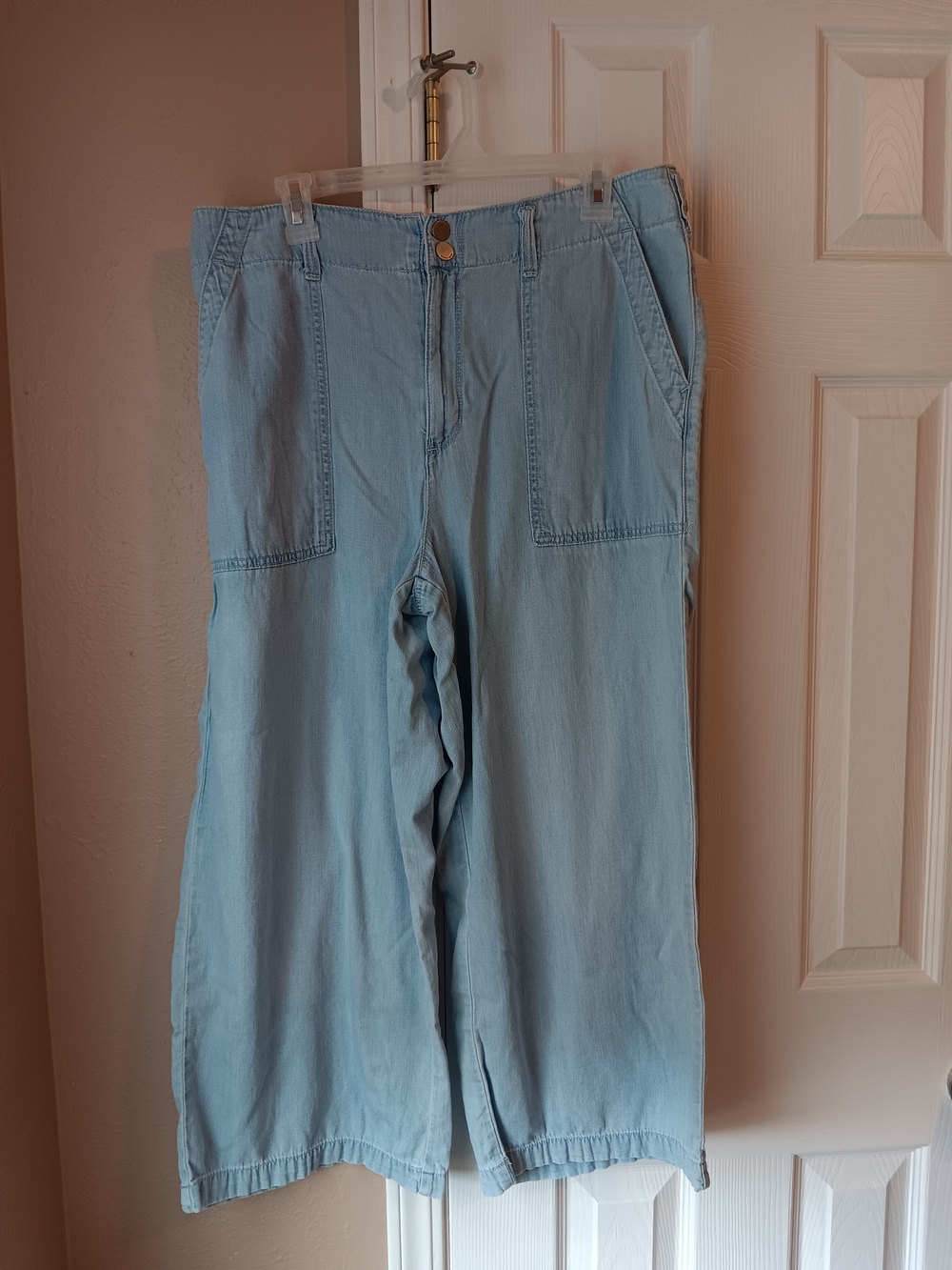 Seven7 Light Blue Wide-Leg Cropped Pants